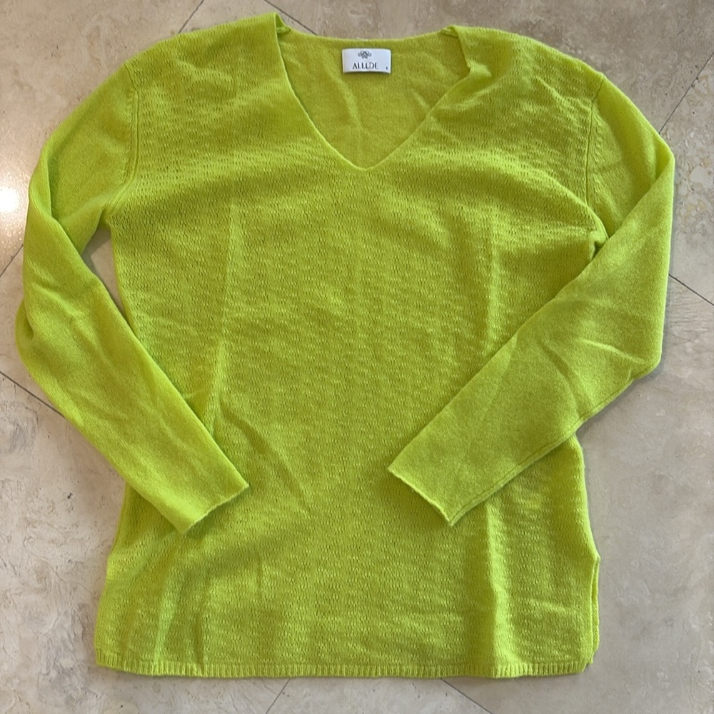 Women's Lime Green Cashmere Sweater - Picture 2 of 6